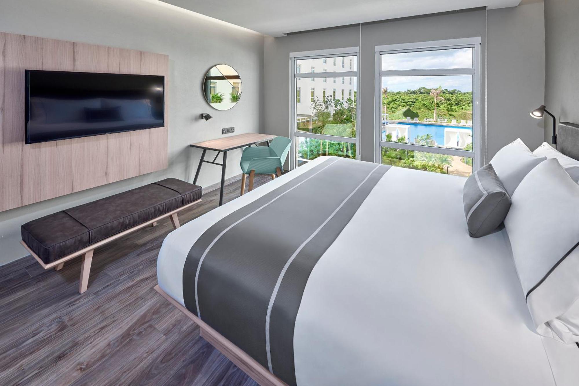 City Express Plus By Marriott Cancun Aeropuerto Riviera Bagian luar foto