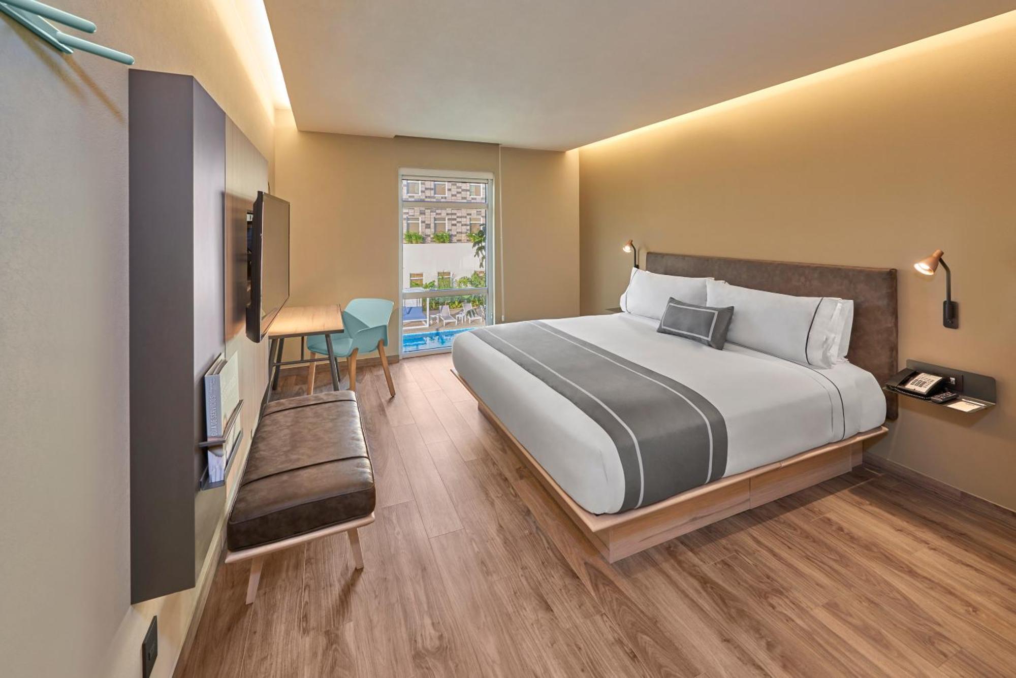 City Express Plus By Marriott Cancun Aeropuerto Riviera Bagian luar foto
