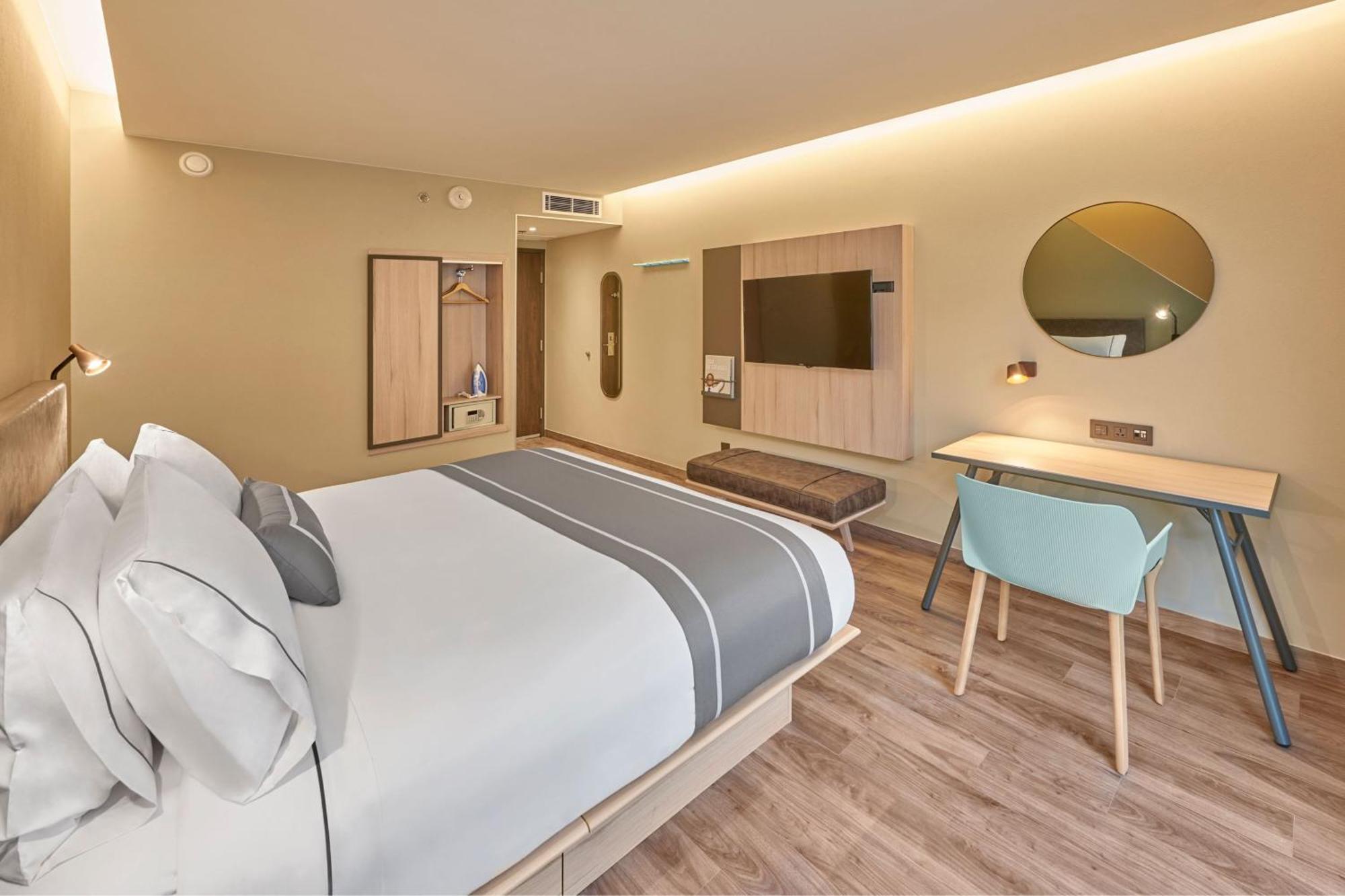 City Express Plus By Marriott Cancun Aeropuerto Riviera Bagian luar foto