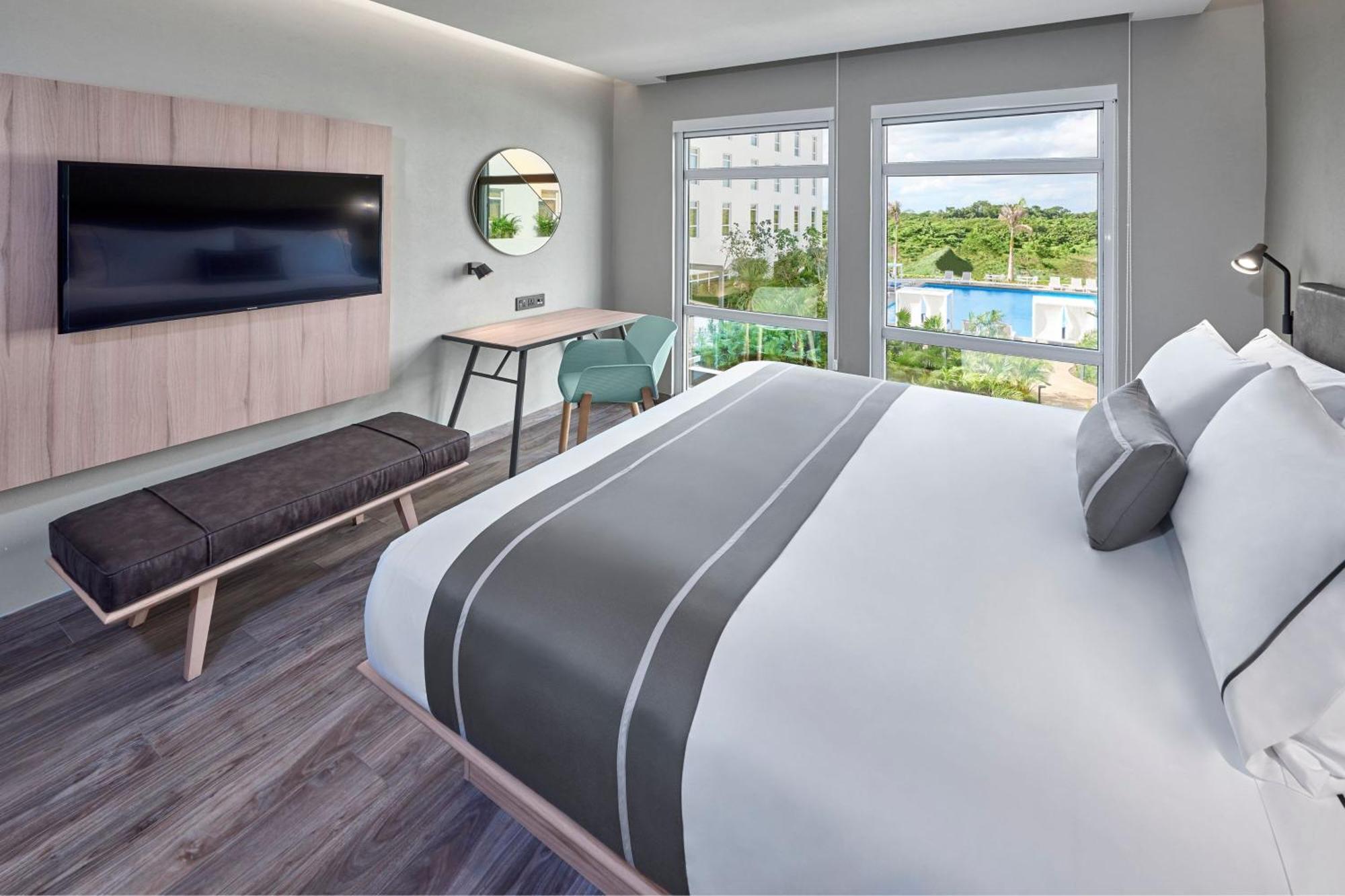 City Express Plus By Marriott Cancun Aeropuerto Riviera Bagian luar foto